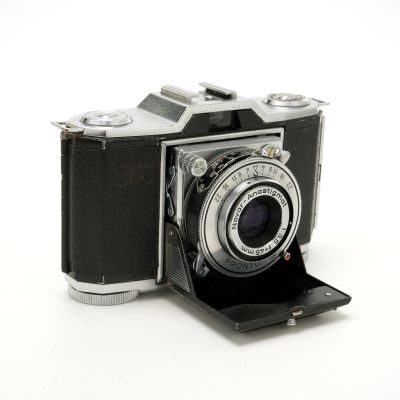 Zeiss Ikon Contina I 522/24 35mm Folding Film Camera w/ Novar 45mm f/3.5 Lens