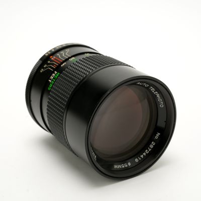 Vivitar Auto Telephoto 135mm f/2.8 Lens M42