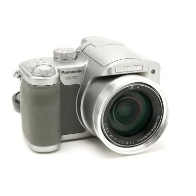 Panasonic Lumix DMC-FZ7 6MP Digital Camera w/12x Zoom