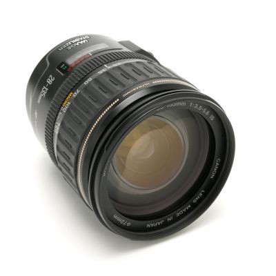 Canon EF 28-135mm f/3.5-5.6 IS USM Macro Lens