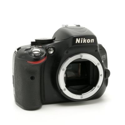 Nikon D5100 16.2MP Digital SLR Camera: Shutter Count ≤ 17,000
