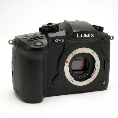 Panasonic Lumix DC-GH5 20.3MP Mirrorless Micro 4/3 Digital Camera: SC ≤ 300