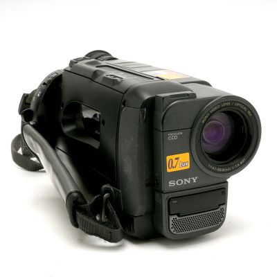 Sony Handycam CCD-TRV215 Vision Video 8 Camcorder