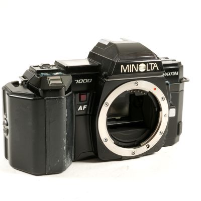 Minolta Maxxum 7000 35mm SLR Film Camera w/ BH-70L AA Battery Insert